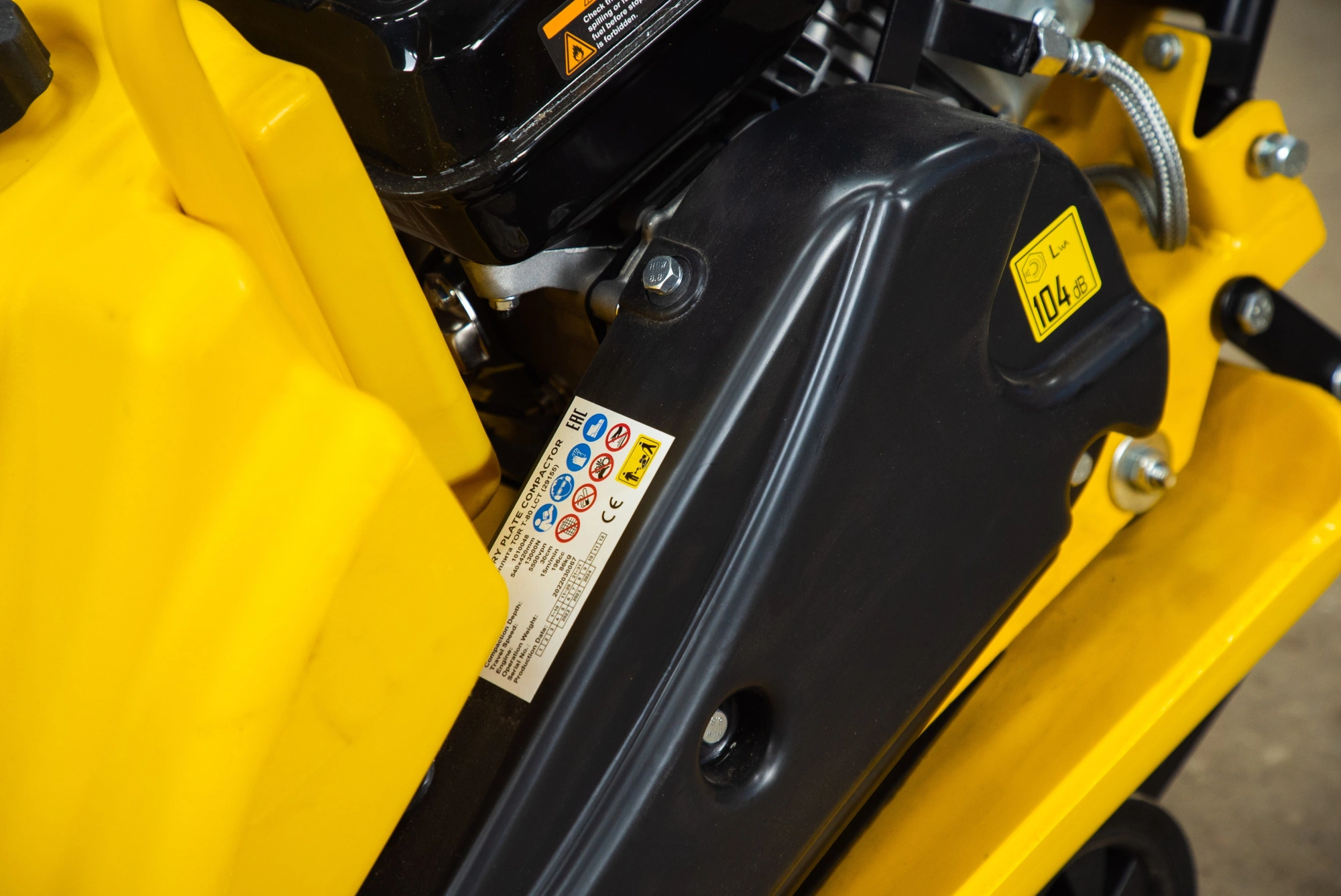 Виброплита 85 кг, 13кН (LCT) бак, коврик, колесный комплект TOR T-80*