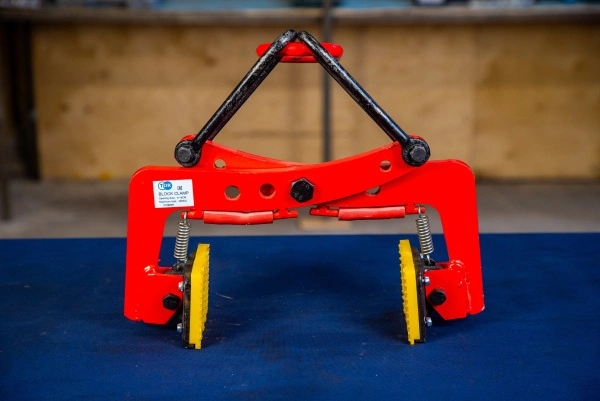 Клещевой вертикальный захват TOR для брикетов и блоков 12-18 см г/п 280 кг